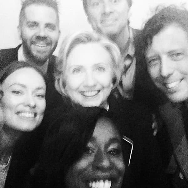Olivia Wilde y Uzo Aduba de 'Orange is the New Black' también tienen su foto con Hillary.