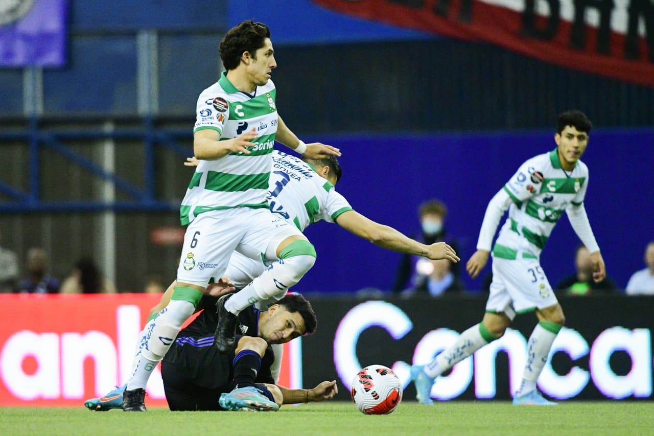 Montral sale con todo en su estadio, vence 3-0 a Santos y aseguran su plaza en los cuartos de final con un global a favor de 3-1.