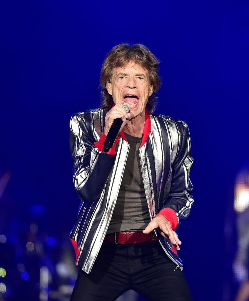 El vocalista de Rolling Stones, 
<b>Mick Jagger</b>, tiene ocho hijos: Karis de 51 años, Jade, de 50, Elizabeth, de 38, James, de 36, Georgia, de 30, Gabriel de 24, Lucas, de 22 y Deveraux, de 5 años.