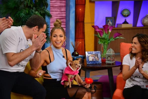 “Era una cosa que nosotros producimos por una pasión. No era con un gran estudio, con 50 millones de dólares. No era así. Era una cosa que yo y mi productor queríamos hacer juntos y lo hicimos. Y salió muy bien”-dijo Jennifer López.