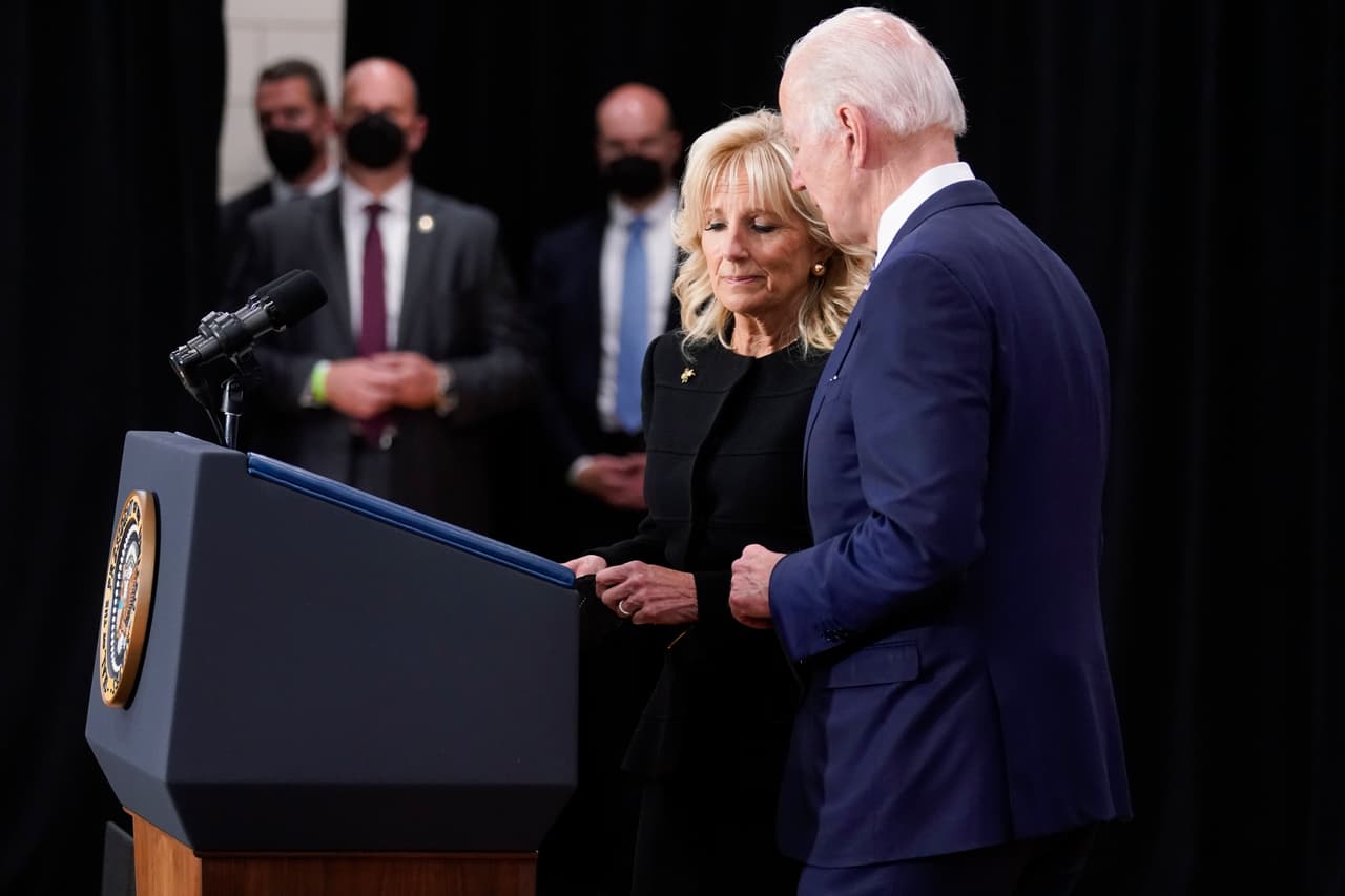 El presidente tachó la masacre del fin de semana de un
<b>"acto de terrorismo interno"</b>. "Lo que sucedió aquí es terrorismo liso y llano. Terrorismo interno", dijo.