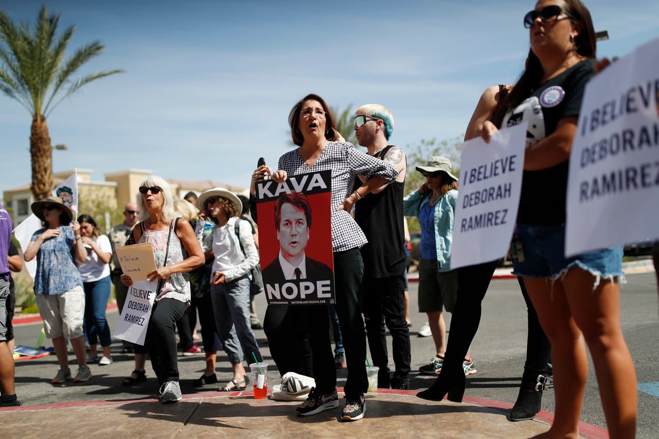 Lo mismo ocurrió frente a la oficina del senador republicano por Nevada Dean Heller, 
<b>en Las Vegas</b>.