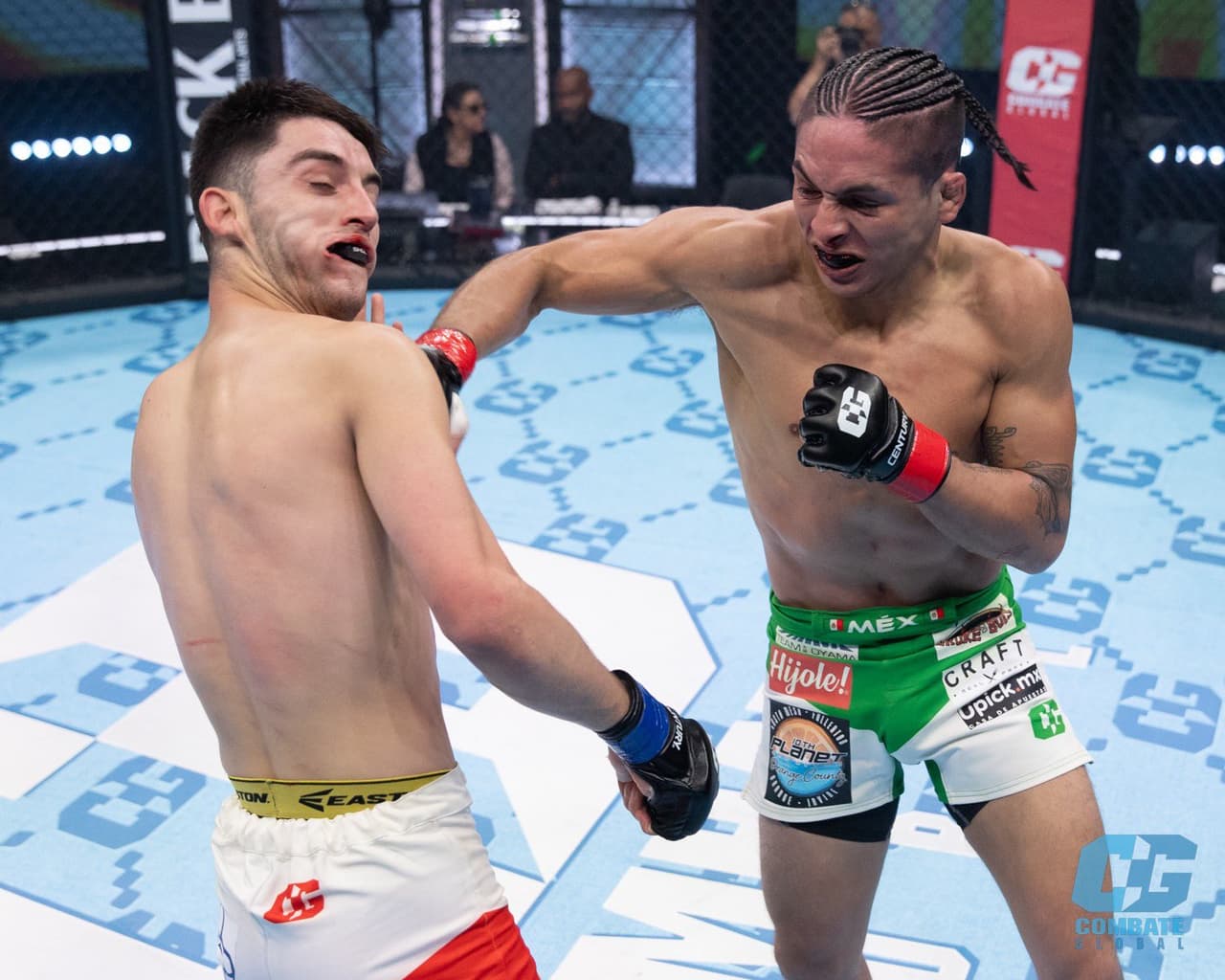 Combate Global: ‘El Charro Negro’ libra una verdadera guerra ante Tena 