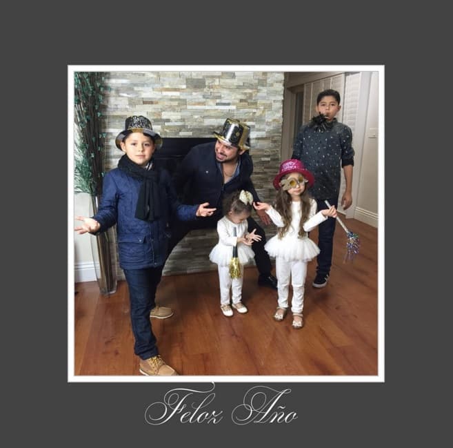 "Gracias SEÑOR por este nuevo día. Te pido que bendigas nuestro camino y el camino de toda la Gente que vea este mensaje", escribió el cantante al pie de este mensaje.