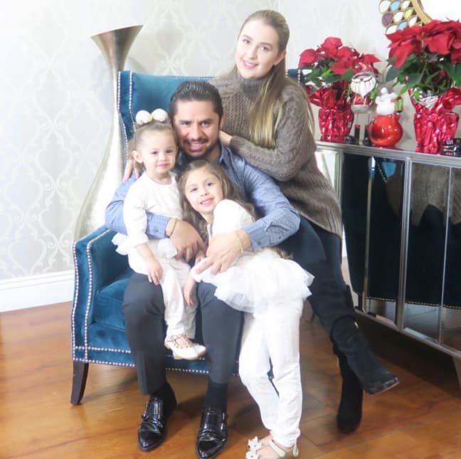 Todos están felices por la llegada del 2016, pero uno de los más agradecidos con Dios es Larry Hernández, quien celebró poder despedir el año con toda la familia.