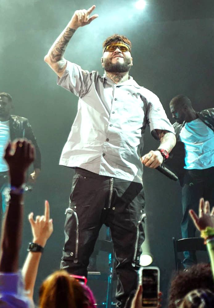 <b>CATEGORíAS:</b> La Mezcla Perfecta ('El Incomprendido' con Víctor Cardenas & DJ Adoni) y Track Viral del Año ('Pepas').
<br>