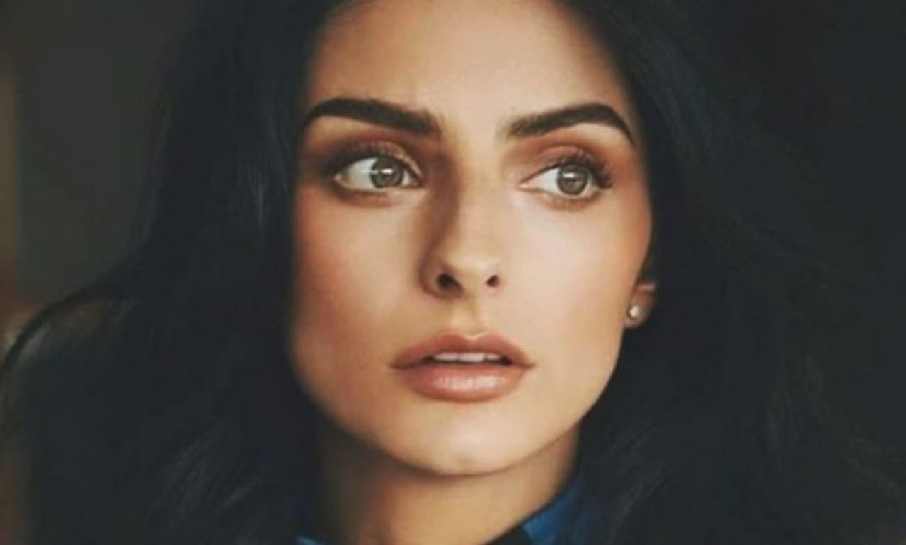 Actualmente Aislinn Derbez, quien cumplirá 31 años, está casada con el actor Mauricio Ochmann y es madre de Kailani, la primera nieta de Eugenio Derbez, quien nació en febrero de 2018.