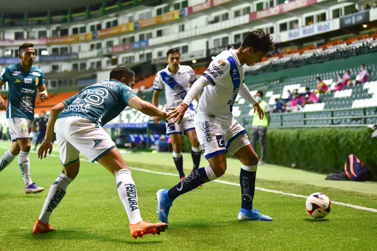 Las anotaciones de Santiago Ormeño al 85' y Daniel Álvarez al 90+5', Puebla consigue una increíble remontada y vence al León 1-2. La franja lleva cuatro partidos sin ver la derrota, de los cuáles tres han sido victorias. León se queda en la posición número 15 del torneo con 7 puntos.