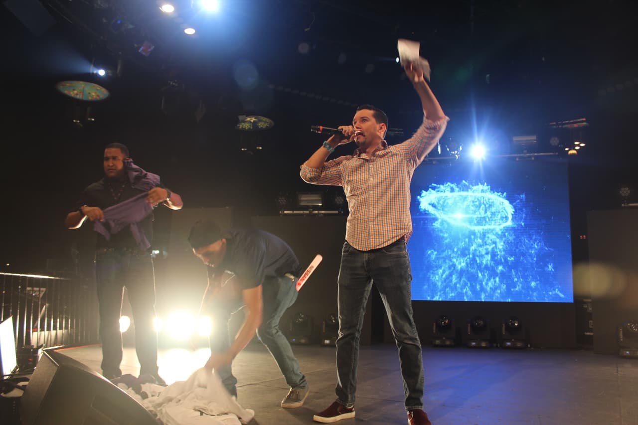 Yandel estuvo en Houston y nos tuvo "Moviendo Caderas".