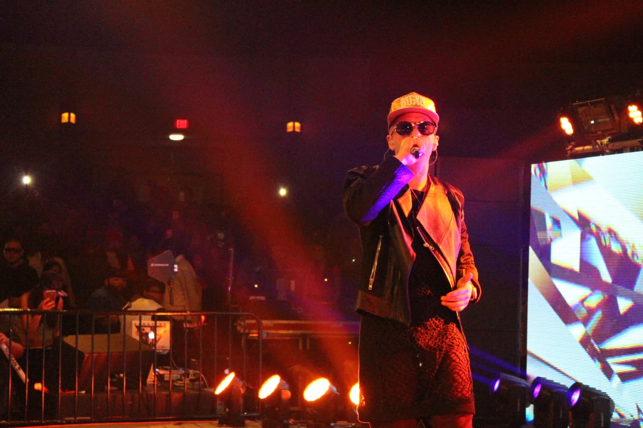 Yandel estuvo en Houston y nos tuvo "Moviendo Caderas".