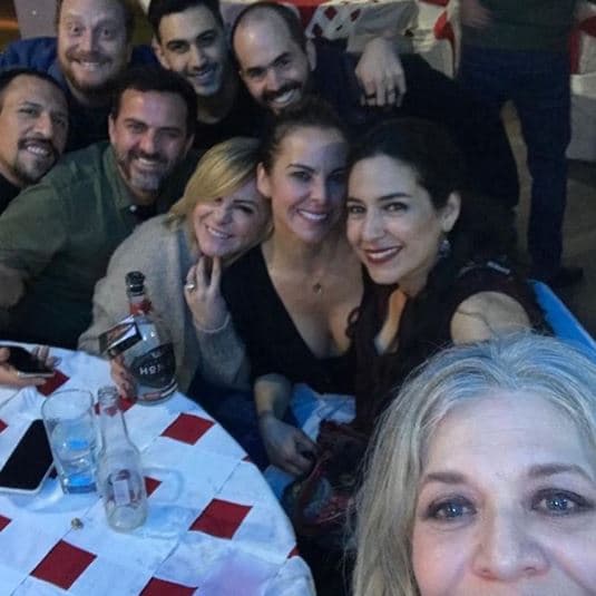 Roxanna Castellanos está de vacaciones en Argentina, pero la relación entre ella y Kate del Castillo continúa intacta. De hecho, fue a visitarla en varias ocasiones a Los Ángeles California, donde Kate del Castillo tiene su residencia oficial.