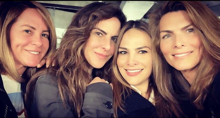 Sus mejores amigas son Montserrat Oliver, Kate del Castillo, Fabiola Campomanes y Yolanda Andrade.
<br>