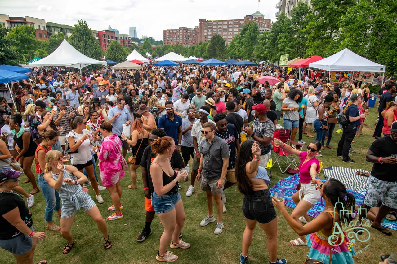 <a href="https://www.atlantawinefestivals.com/"><b>Atlanta Spring Wine Festival (9 de abril)</b></a>: Prueba más de 50 vinos además de cerveza, disfruta de música en vivo y comida.