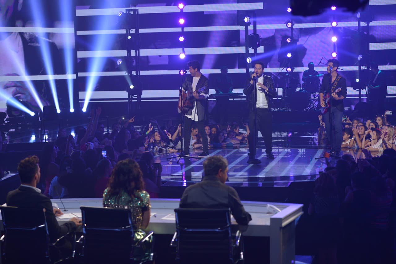 La semifinal de La Banda no estuvo apta para cardíacos. Johann se fue, Laura lloró y los Storm Troopers metieron más miedo que los jueces. Reik y Luis Coronel fueron los inviitados de la noche. Y conocimos al cuarto juez.
