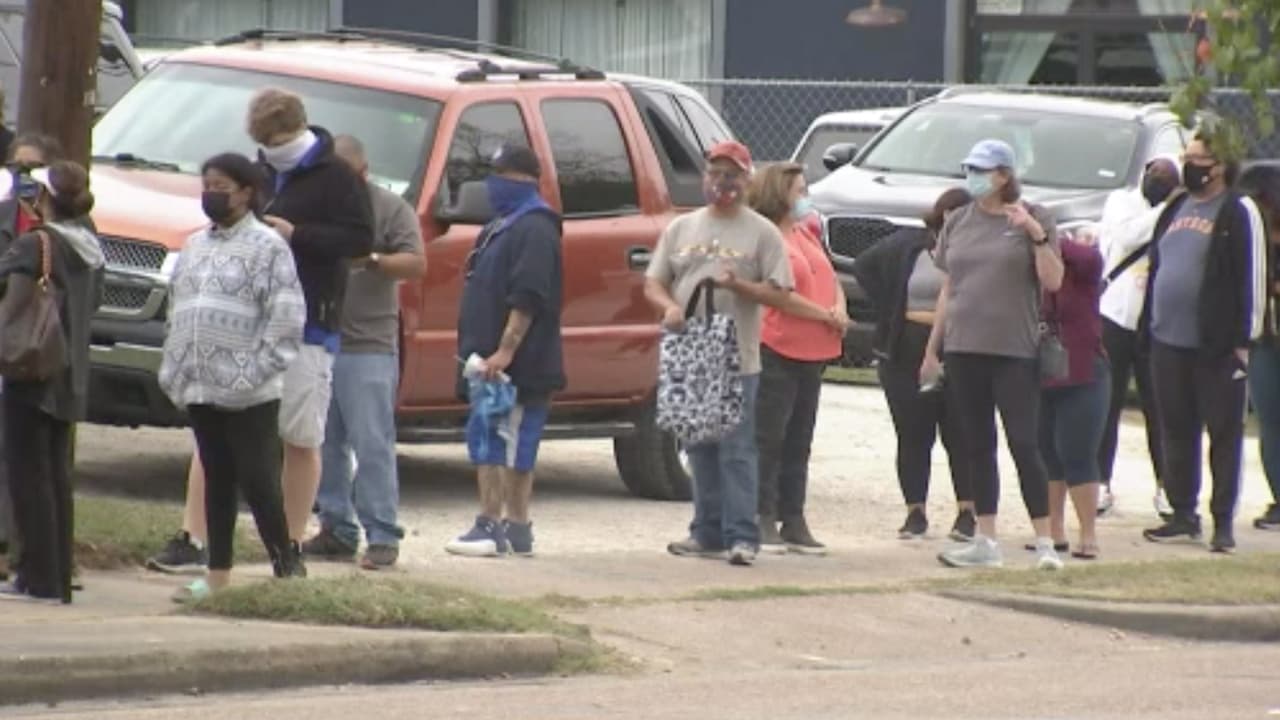 Los hornos del establecimiento trabajan 24 horas para poder atender a los clientes.