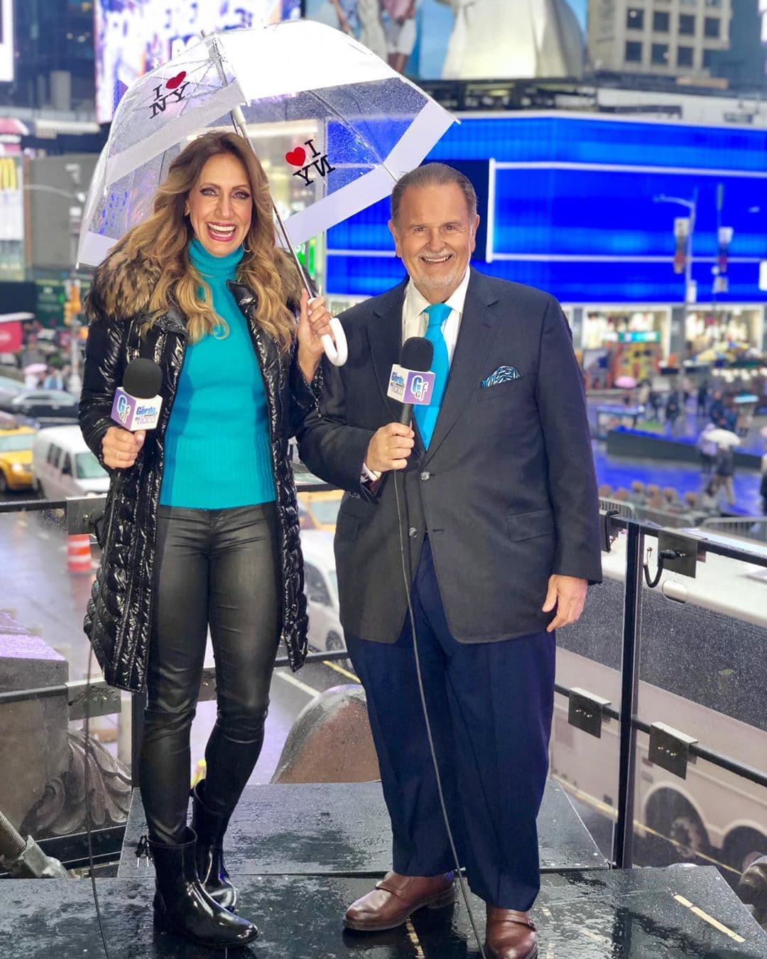 Raúl de Molina se ve en el programa unas pulgadas más abajo que Lili Estefan.