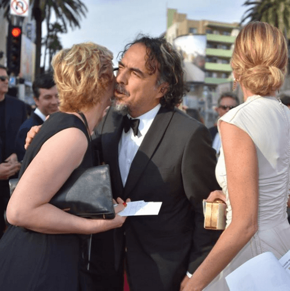 El director mexicano, Alejandro González Iñárritu, muy solicitado desde su llegada a la Alfombra Roja.