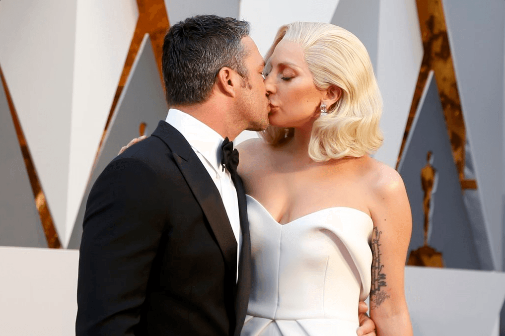 Lady Gaga, muy romántica.