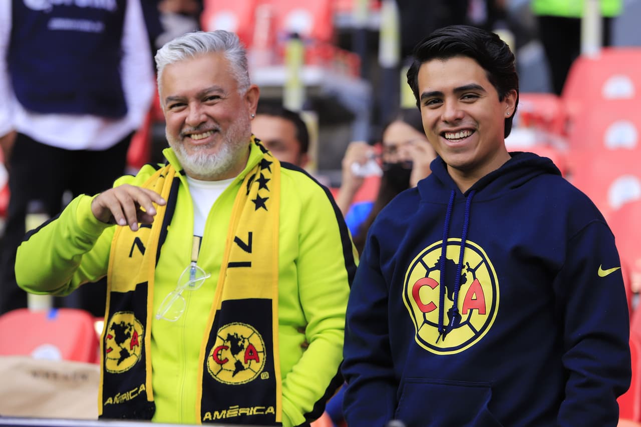 Las Águilas del 'Tano' Ortíz se dieron un festín en la cancha del Estadio Azteca luego de golear 7-0, con siete anotadores diferentes, a un Cruz Azul que está muy cerca del abismo y con un DT que tiene las horas contadas.