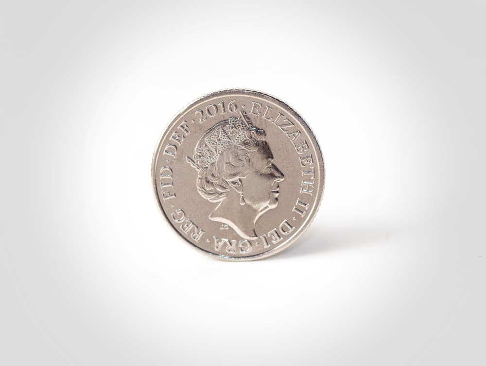 Este amuleto es muy particular: consíguete una moneda que haya sido hecha y distribuida en un año bisiesto, como 2020, 2016, 2012 y así... Pórtala contigo en tu cartera y bolso (como un centavo de la suerte) para atraer la fortuna.