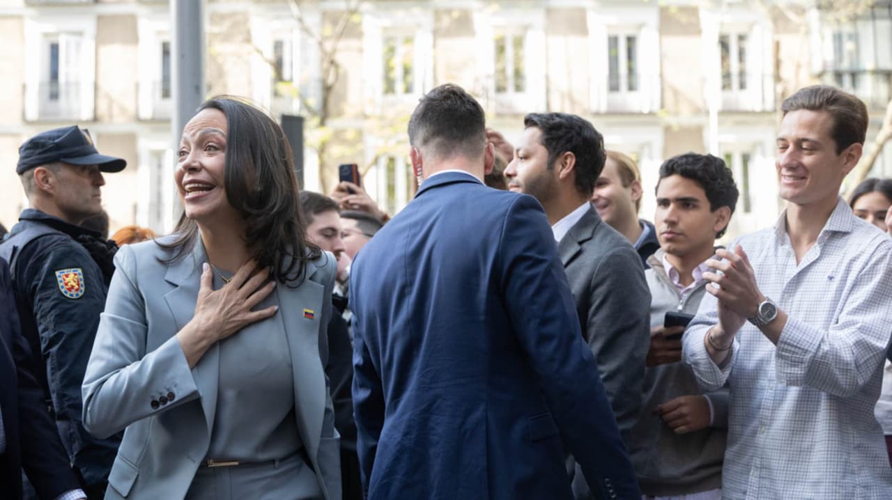 Kozak pide el retorno de María Corina Machado para una transición democrática real en Venezuela