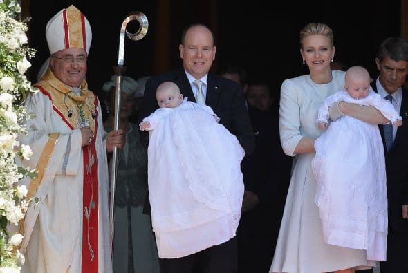 Una de las pocas ocasiones en las que se le vio feliz fue en el bautizo de sus mellizos.