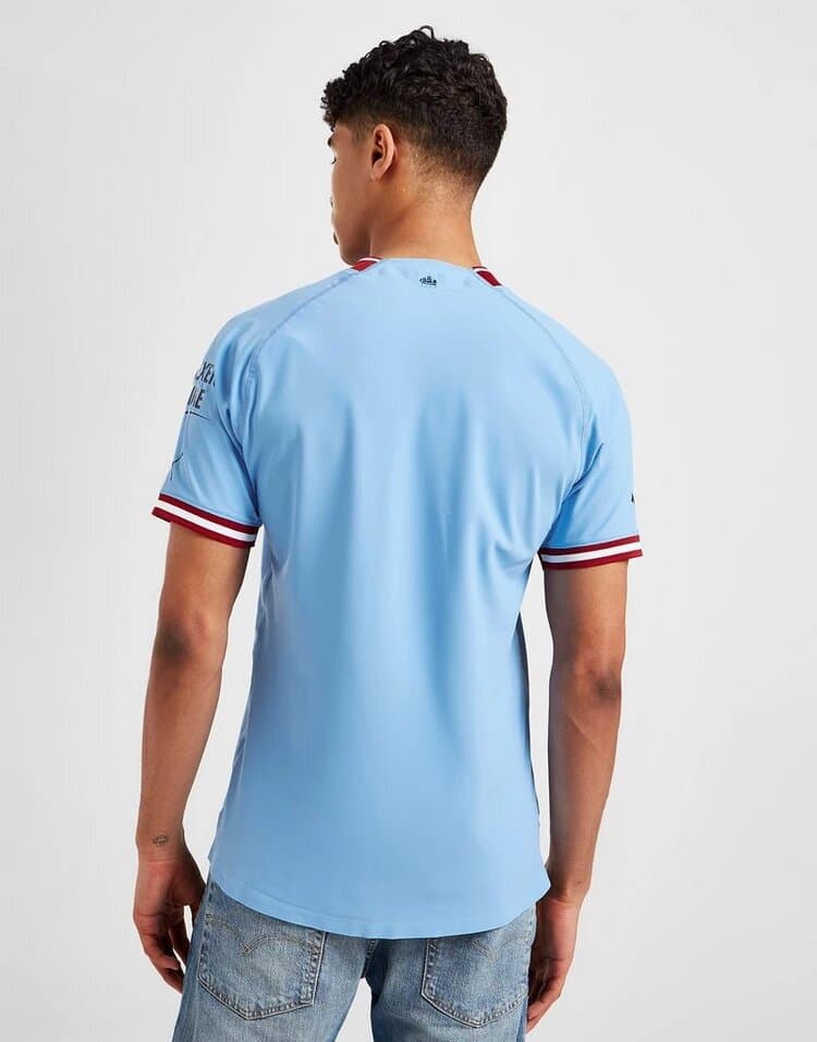 Así luce la nueva indumentaria del Manchester City.