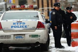 Dramático robo en El Bronx: dos ladrones se llevan un auto con una anciana y un bebé a bordo