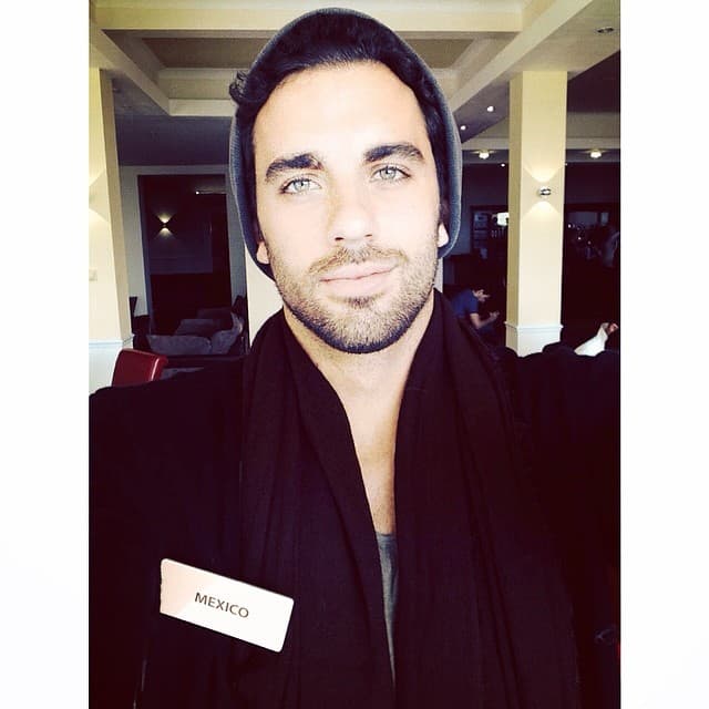 ¡Síguelo en el final de Pasión y Poder por Univision!