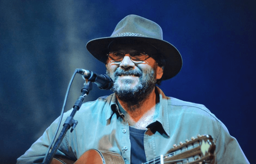 <b>ALMIR SATER & RENATO TEIXEIRA</b> - Mejor Álbum de Música de Raíces en Lengua Portuguesa: ‘+AR’- 
<br>