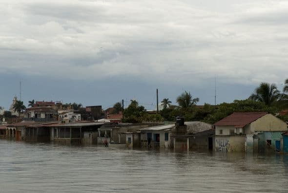 En total mas de 1.2 millones de personas se encuentran en emergencia en los estados de Veracruz, Tabasco, Oaxaca, Nuevo León y México debido a las inundaciones.