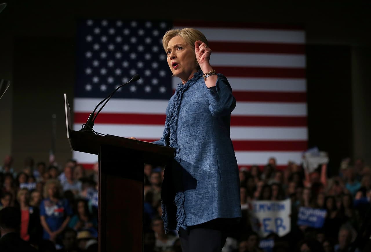 Hillary Clinton responde a los temas más relevantes de la comunidad hispana.