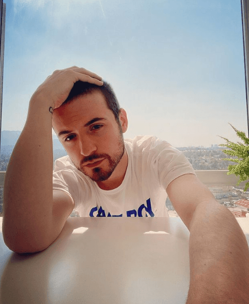 Más allá de su trabajo en series, Zavala ha estelarizado populares entregas del séptimo arte como ‘La boda de Valentina’, ‘Cómplices’ y ‘Dime cuando tú’, en la que compartió escenario con estrellas como Ximena Romo, José Carlos Ruíz, Ludwika Paleta y Verónica Castro.