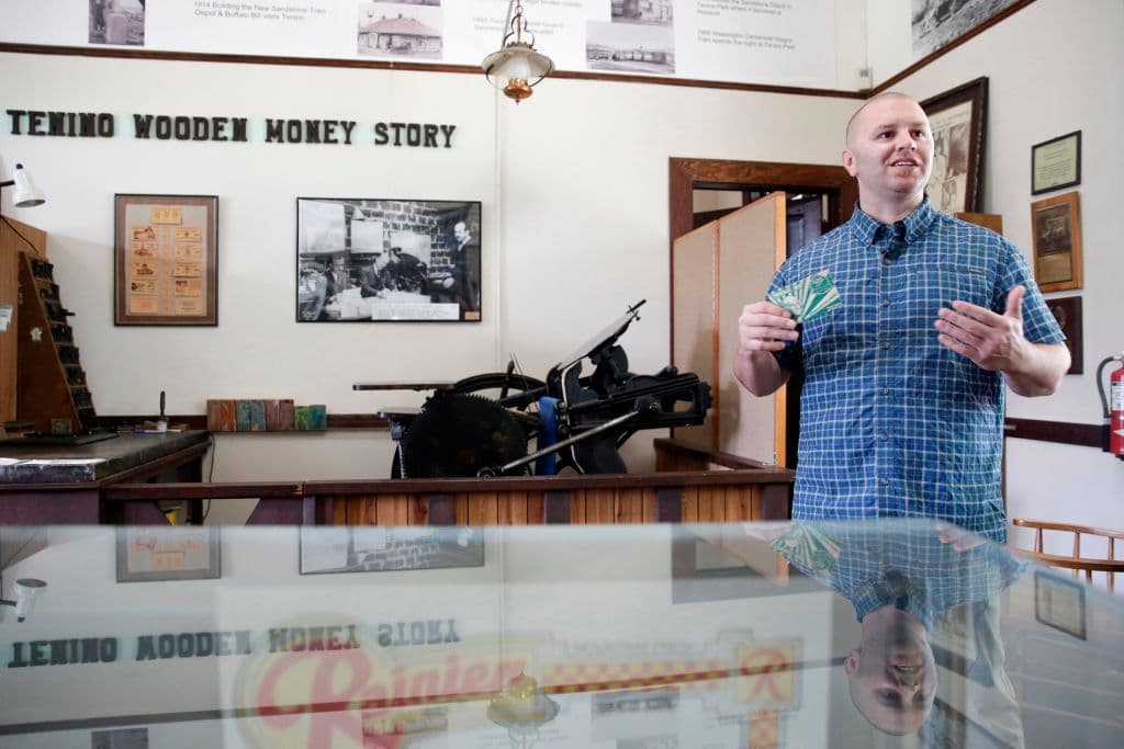 "El concepto se hizo viral en los años 1930", explica el alcalde Fournier. Otras comunidades, empresas y cámaras de comercio lo emularon.