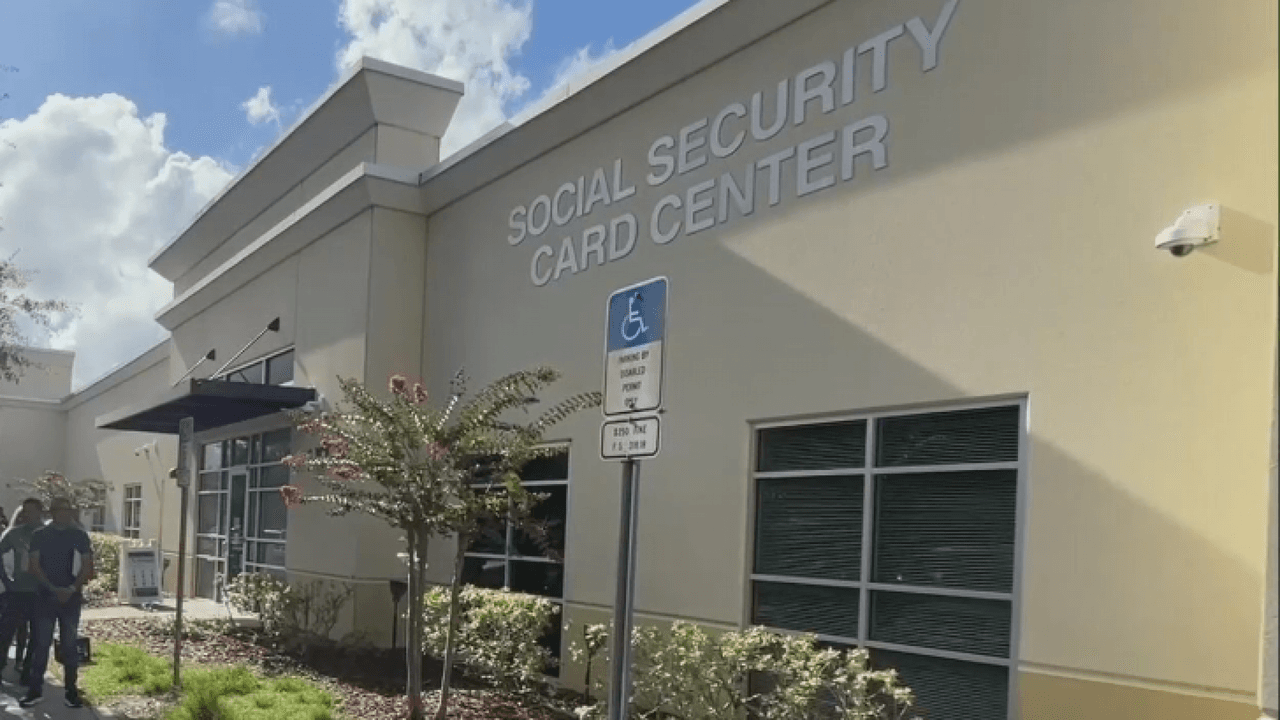 “Espero que resuelvan esto pronto”: persisten los retrasos en la oficina del Seguro Social en Orlando