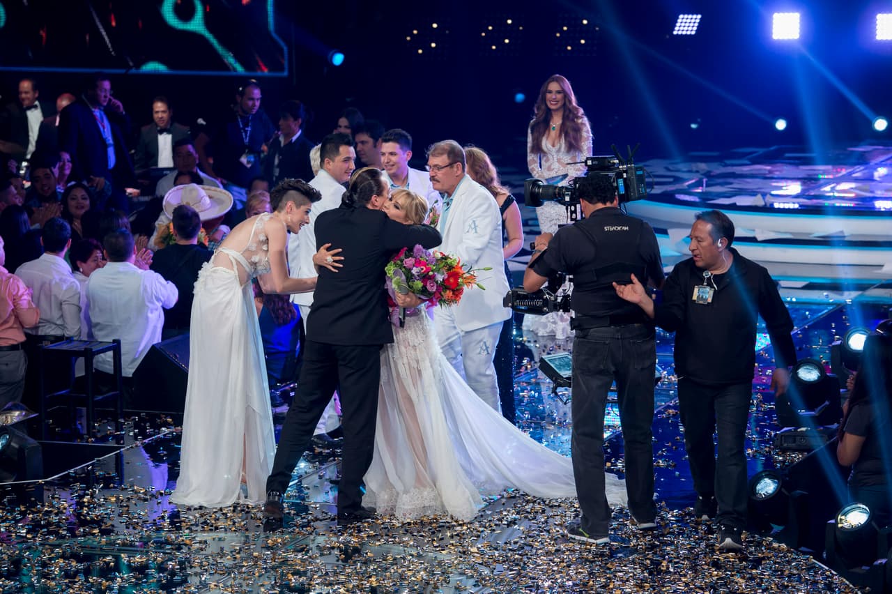 Después de 10 semanas de duro trabajo, la familia Barraza se corona como ganadora de Me Pongo de Pie, Paty Cantú y los Cervantes obtuvieron el segundo lugar, y Río Roma y los García el tercero, aunque estos últimos no quedaron conformes. Entre los invitados especiales estuvieron la Banda MS y La Arrolladora Banda El Limón.