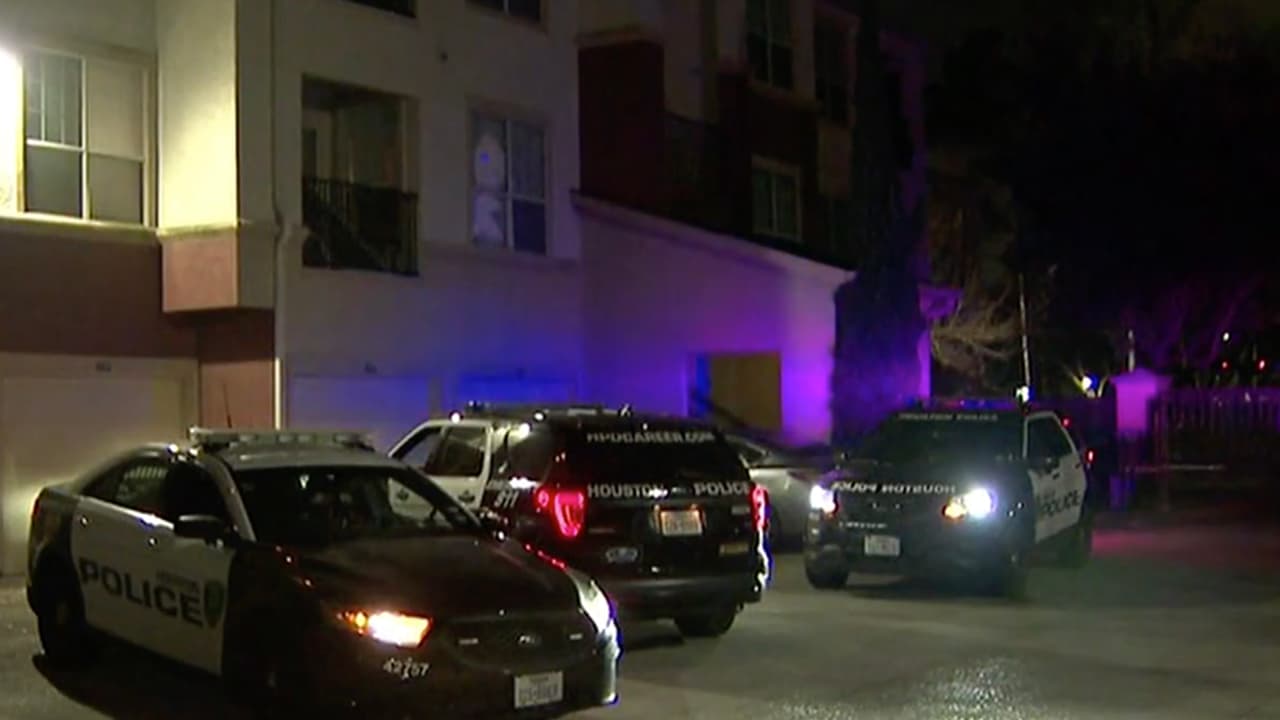 Hombre es baleado en la ingle durante presunto intento de asalto por parte de dos mujeres