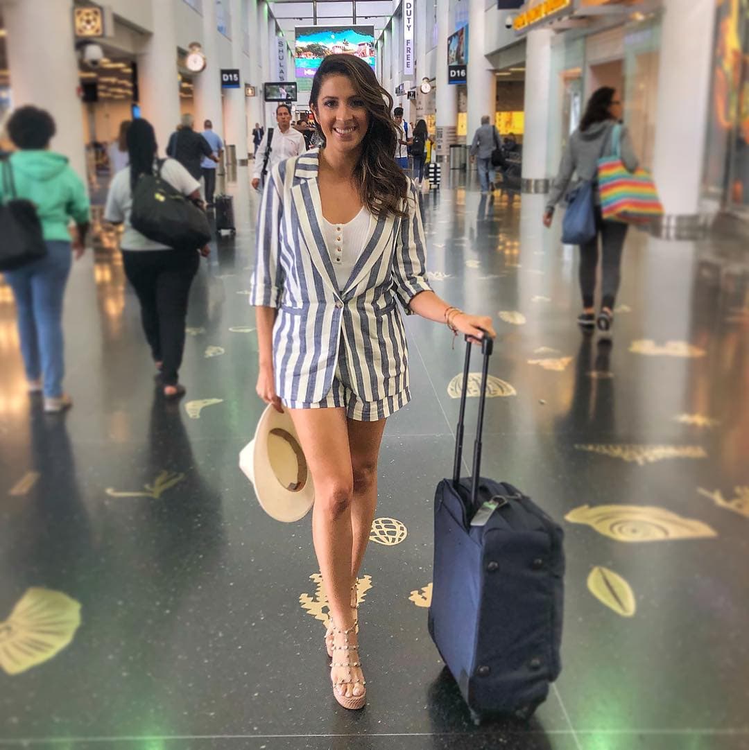 A la par de su pasión por las noticias se encuentra el amor por los viajes, tanto que la llevó a crear un espacio en redes sociales (Maity On The Go) dedicado a dar reseñas de destinos y recomendaciones de viajes.
<br>