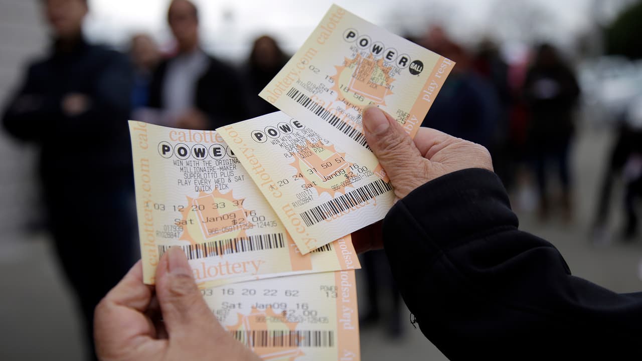 Jugador de Powerball gana $2.3 millones en California: el premio mayor sigue creciendo