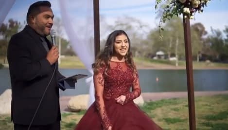 Kassey estaba feliz, pues el momento que tanto había soñado se estaba cumpliendo y el pastor Javier Balbuena le pidió que nunca dejara de sonreír.