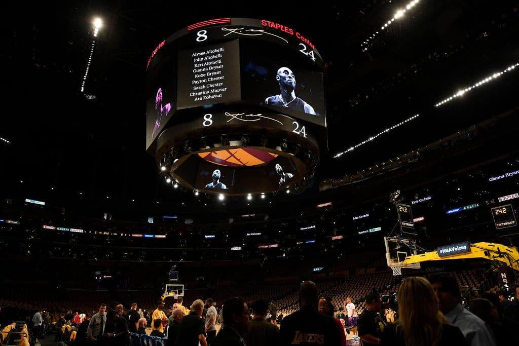 Así se vivió el emotivo homenaje a Kobe y Gianna Bryant en el regreso de Los Angeles Lakers a la duela.