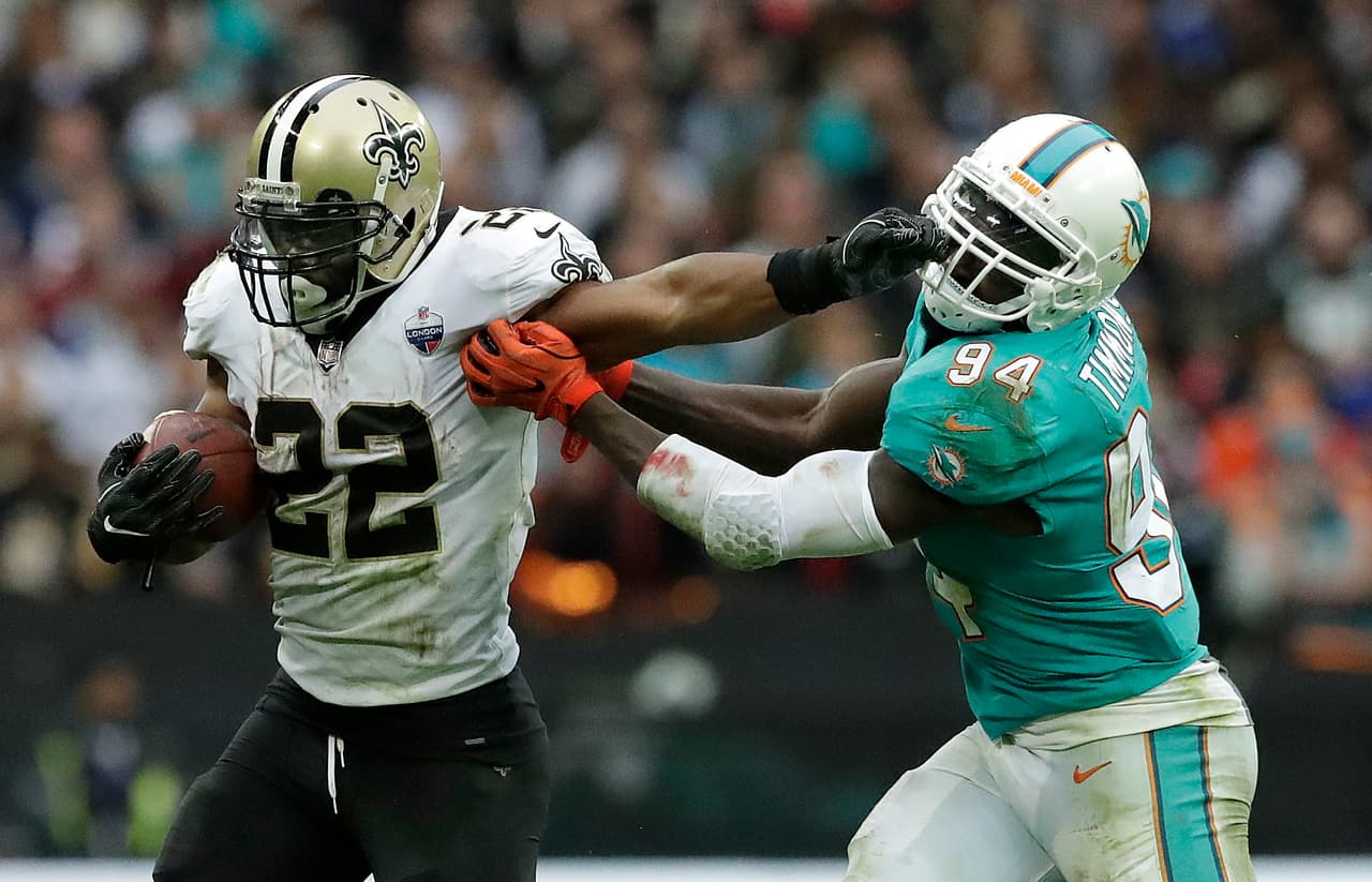 Saints blanquean a Dolphins en Wembley