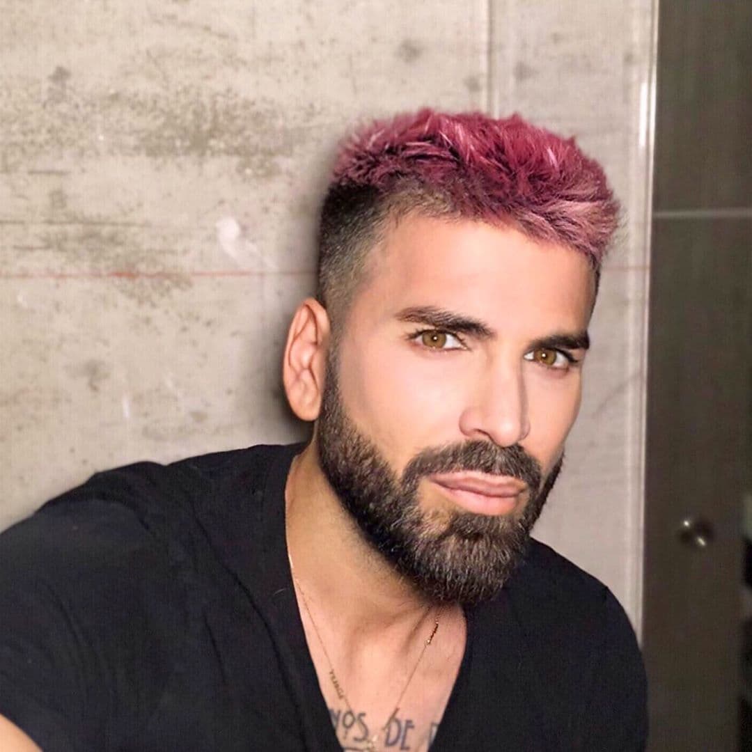 Por un breve lapso de tiempo probó el color rosa y Jomari dio una explicación por la que decidió cambiar su estilo.