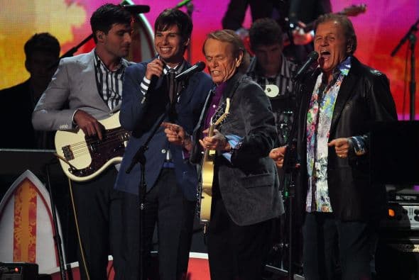 Homenaje a Whitney Houston en GRAMMY 2012