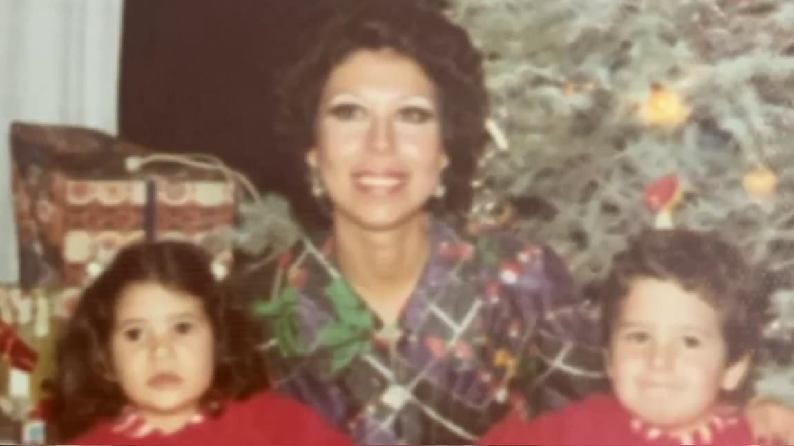 Doña Merle nació en Nicaragua pero vivió en México donde años más tarde se ganó la nacionalidad y dio a luz a sus dos hijos.