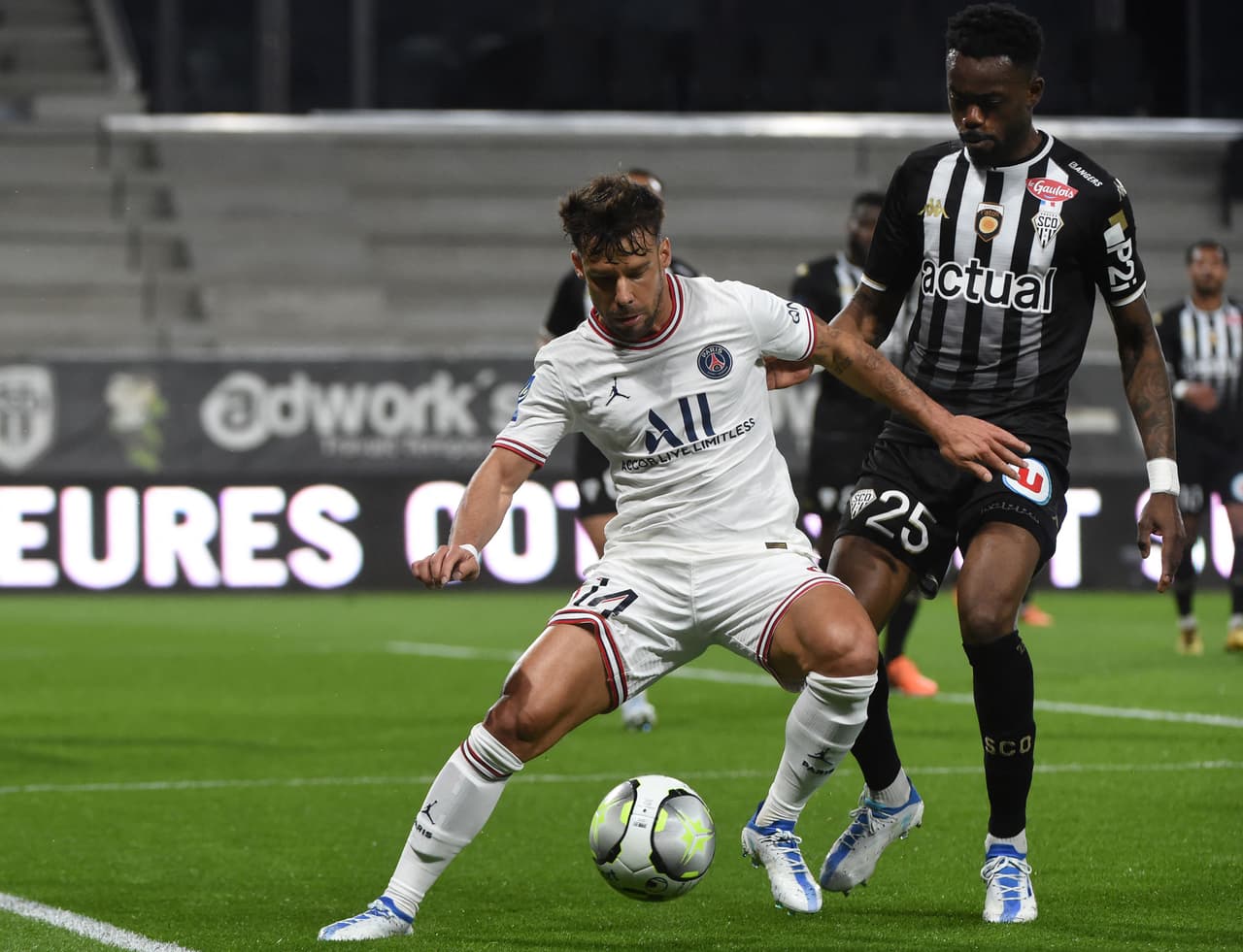 El París Saint-Germain se impuso gracias a los goles de Kylian Mpappé, Sergio Ramos y Marquinhos; Lionel Messi no jugó por una lesión.