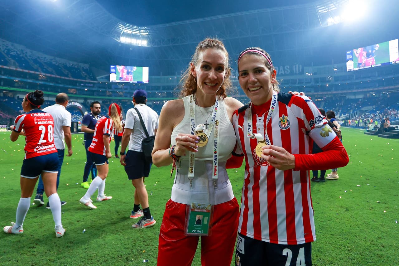 No se conforman. Las Chivas ganaron la Liga y ahora derrotaron a Rayadas para conquistar el Campeón de Campeones.