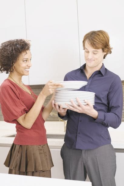 Pero sí un juego de vajilla básica para recibir a familiares y amigos que se acerquen a conocer la casa.