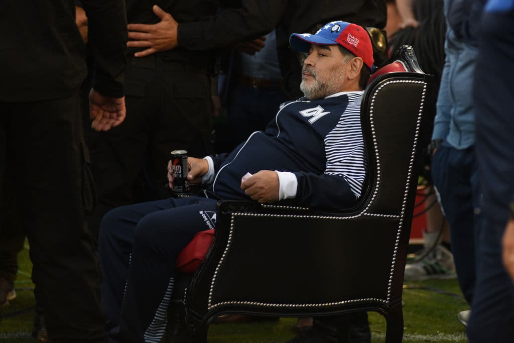 El trono del rey en Rosario, así recibió Newell's Old Boys a Maradona en el Marcelo Bielsa. Imagen inmortalizada.