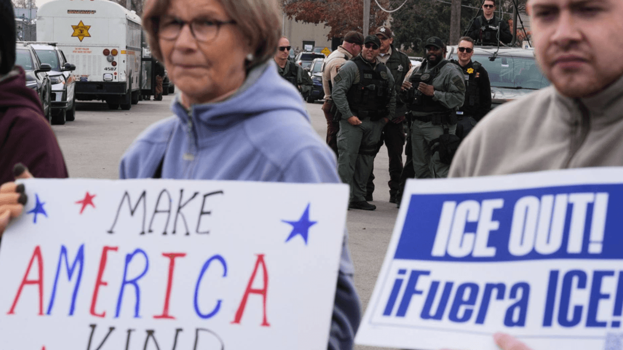 Protesta en Tampa por muerte de mujer en tiroteo de ICE ocurrido en Minneapolis